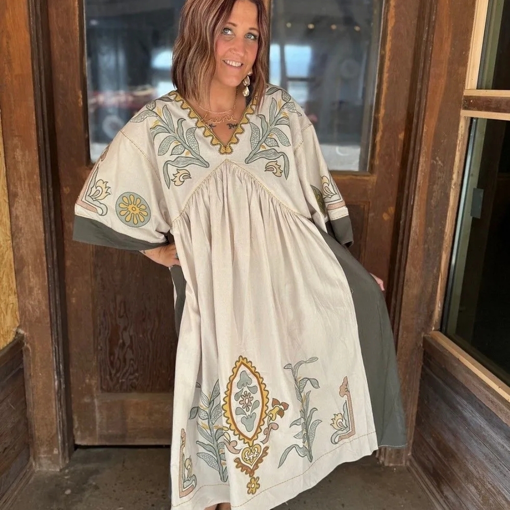 NWT Blue velvet maxi embroidered Large - Picture 2 of 6